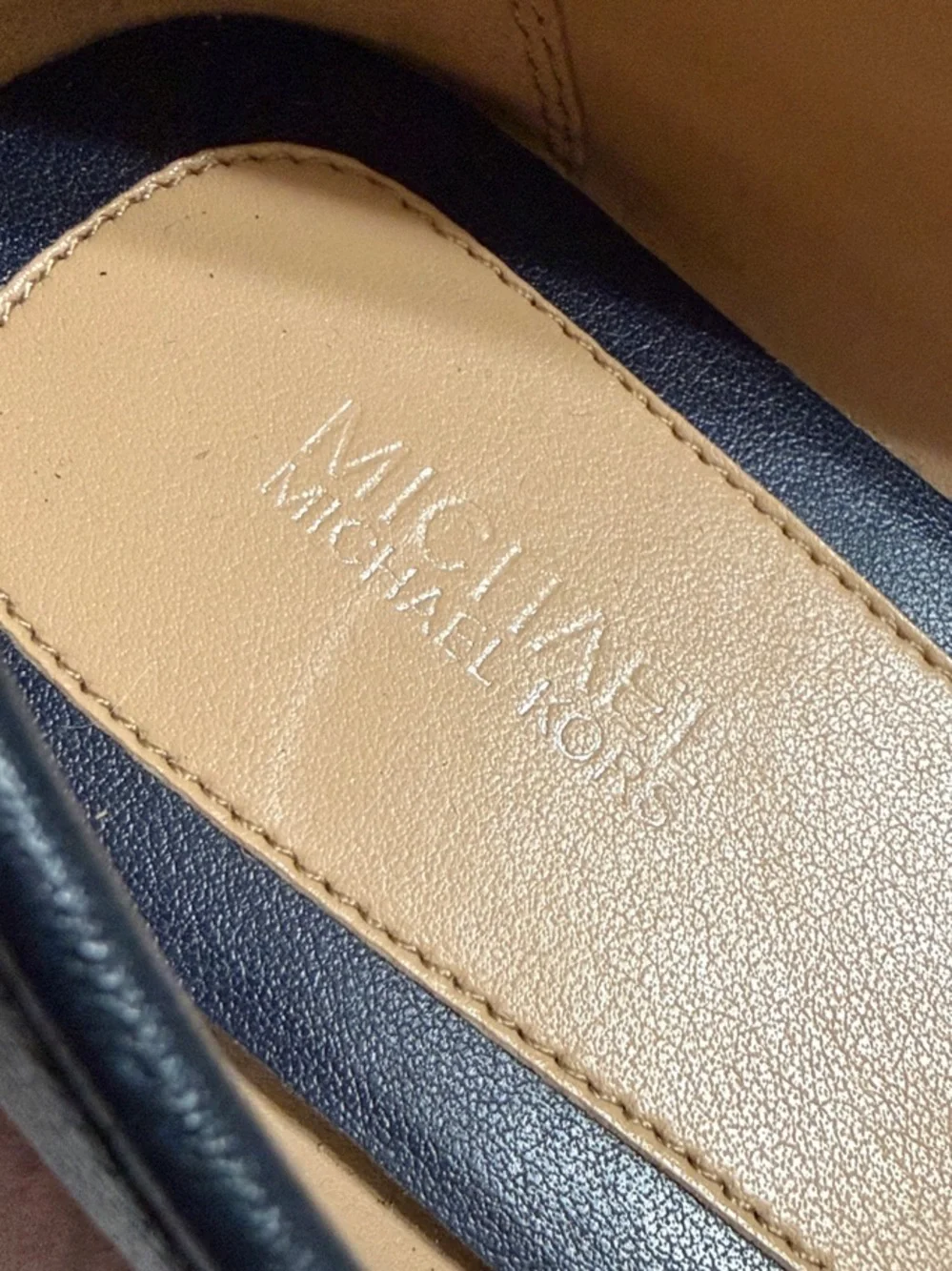 Michael Kors Size 9 NAVY Pebble Leather Square-Toe Flats with Silver Logo Accent